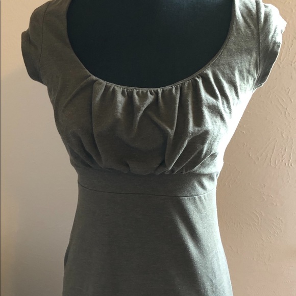 Banana Republic Tops - Banana Republic top in green. SZ M